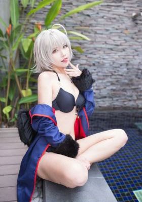 《漂亮的女邻居》hd